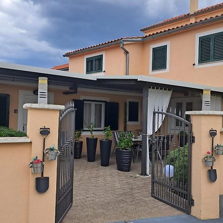 Apartments Andela سكرادين المظهر الخارجي الصورة